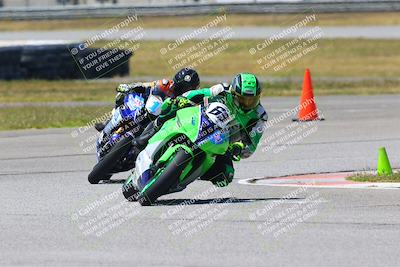 media/Apr-23-2022-Fastrack Riders (Sat) [[cb2d6ae73d]]/LEVEL 4/1PM TURN 6 OUTSIDE/